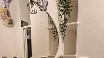 Doccia, vasca idromassaggio, asciugacapelli, bidet