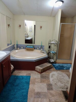 Handtücher, Seife, Toilettenpapier