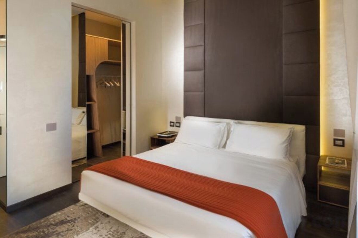 Hochwertige Bettwaren, Daunenbettdecken, Pillowtop-Betten, Minibar