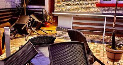 The Crib Art Hotel