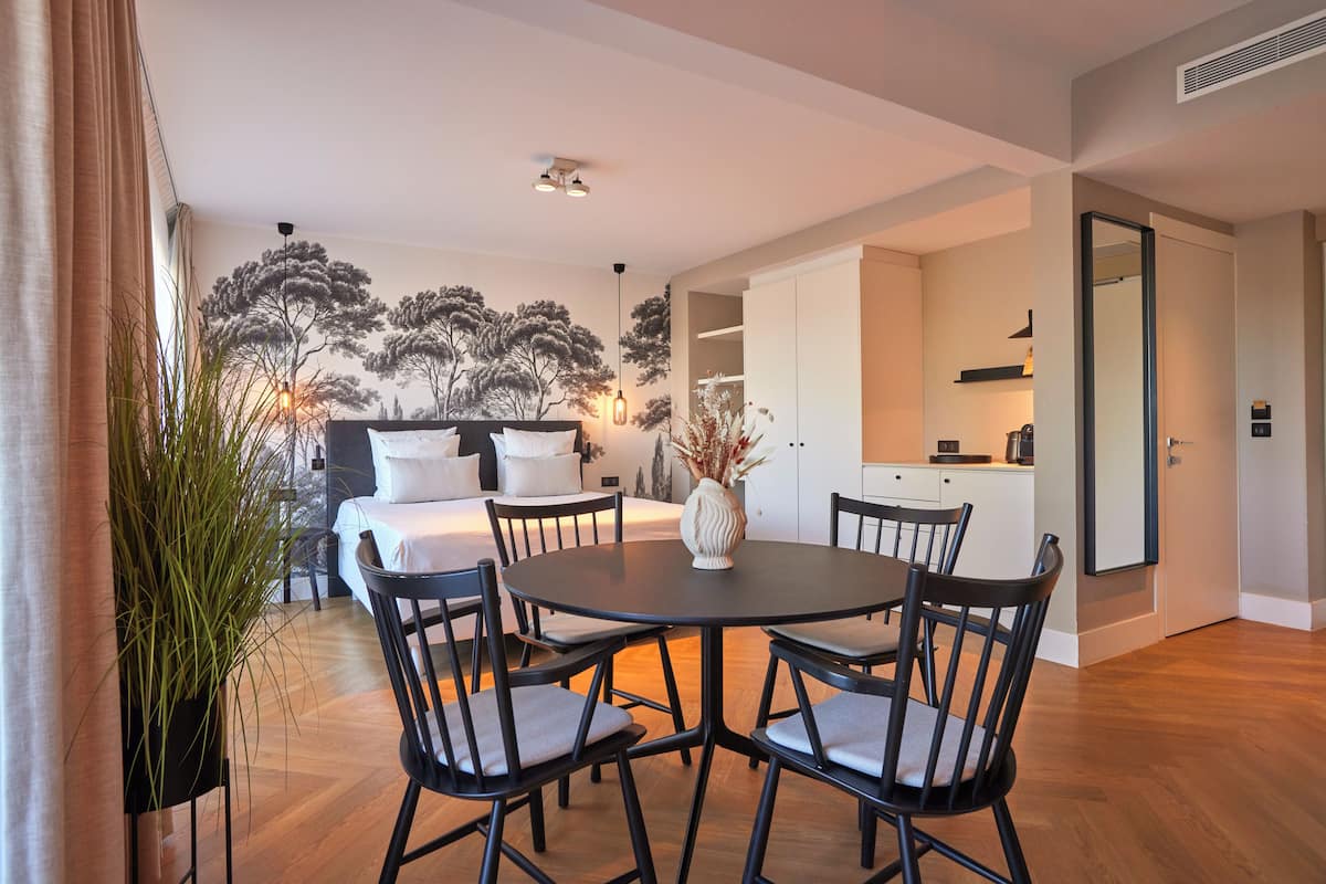 Suite Familiale (with bath)