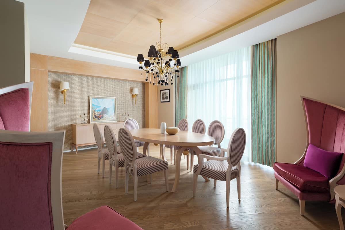 Appartamento Premium, 3 camere da letto | Area soggiorno | TV 42 pollici con canali via cavo