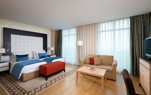 Deluxe Twin Room (Free City Shuttle) | In-room safe, desk, laptop workspace, soundproofing