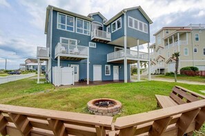 Property grounds - 5BR Ocean View House - Hot Tub - Boat Access (North Topsail Beach)