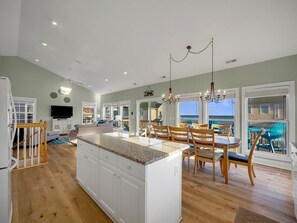 Interior - Island Drive 4478 - 5 BR Oceanfront B Lot with Oceanfront Hot Tub (North Topsail Beach)