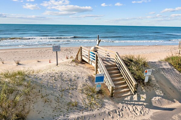 Beach nearby - 4BR / 3.5BA House - Ocean and Sound View House - Sleeps 8 (North Topsail Beach)