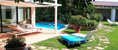 Sesongbasert utendørsbasseng