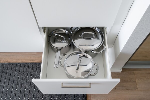 Standard Apartment, 1 Bedroom, Balcony | Private kitchen | Full-size fridge, microwave, oven, stovetop