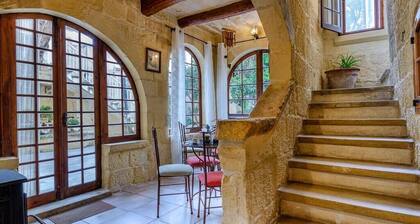 300y/o Gozo Villa with 2 Pools + Incredible Garden