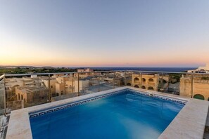 Pool - Rooftop Pool w/SeaViews @ Modern 3BR Holiday Home (In-Nadur)