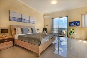 3 室のベッドルーム、アイロン / アイロン台、WiFi (無料)、ベッドシーツ