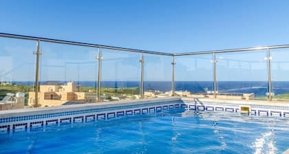 Rooftop Pool w/SeaViews @ Modern 3BR Holiday Home