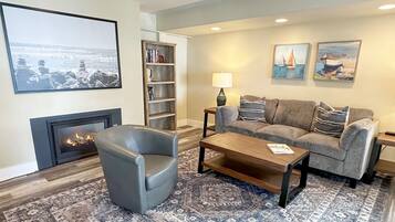 Televisión y chimenea