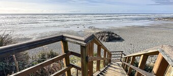Ocean Front Studio, Heron at Oregon House, Stairs to the Beach!