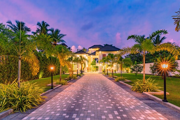 숙박 시설 정면