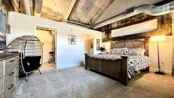 2 chambres, bureau, fer et planche à repasser, lit parapluie