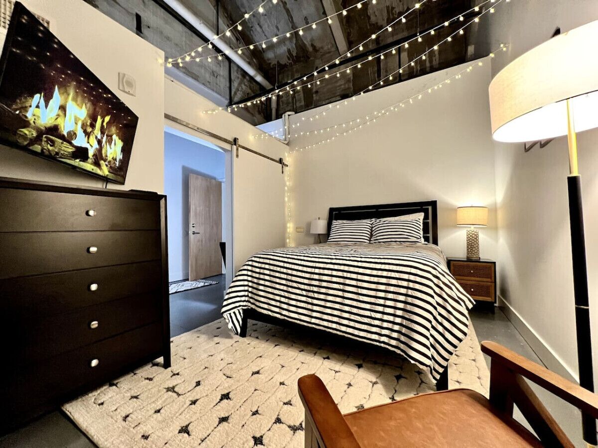 2 bedrooms, desk, iron/ironing board, travel cot