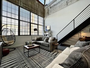 TV, fireplace - 5104 Cartridge Factory Loft (Maineville)