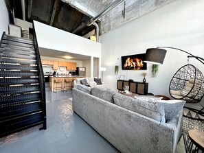 TV, fireplace