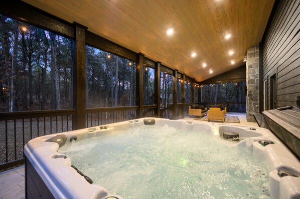 Indoor spa tub