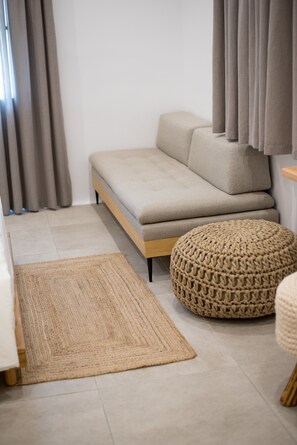 Comfort Room, 1 Double Bed with Sofa bed | Premium bedding, in-room safe, laptop workspace, blackout curtains