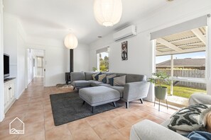 Fireplace - Corvi Beach House (Ocean Grove)