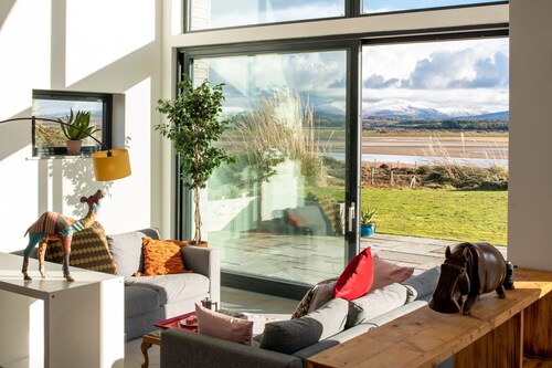 The Brackens : Beachfront 3-Bed Estuary Home in Malltraeth | Managed by Anglesey Holiday Lettings