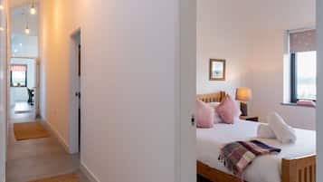 3 bedrooms, iron/ironing board, travel crib, free WiFi