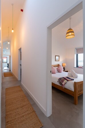 3 bedrooms, iron/ironing board, travel cot, free WiFi - The Brackens : Beachfront 3-Bed Estuary Home in Malltraeth | Managed by Anglesey Holiday Lettings (Malltraeth)