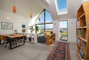 Interior - The Brackens : Beachfront 3-Bed Estuary Home in Malltraeth | Managed by Anglesey Holiday Lettings (Malltraeth)