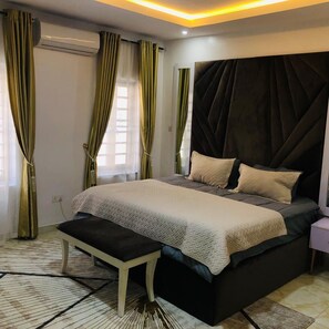 4 bedrooms, WiFi, bed sheets