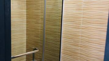 Shower, towels