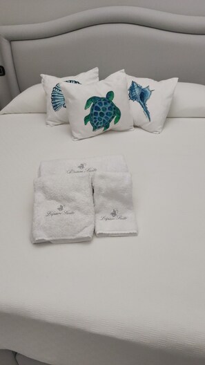 In-room safe, individually decorated, desk, blackout curtains - Lipari Suite  (Lipari)
