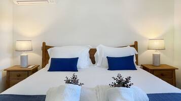 2 bedrooms, iron/ironing board, travel cot, free WiFi