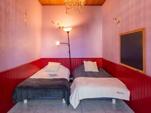 2 bedrooms, iron/ironing board, WiFi - La Gare by Interhome (Mimizan)