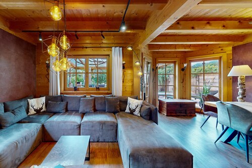 Vacation living for the whole family directly at the Loisach river