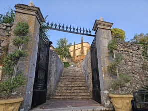 Enceinte de lâhĂ©bergement