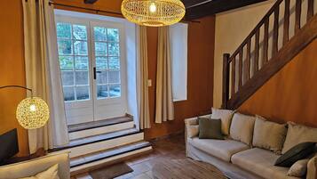 Télévision, table de tennis de table