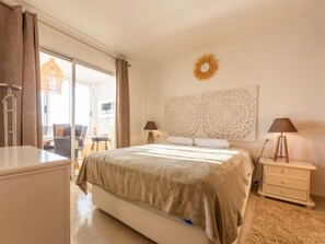 3 عدّة غرف نوم ومكواة/لوح كي