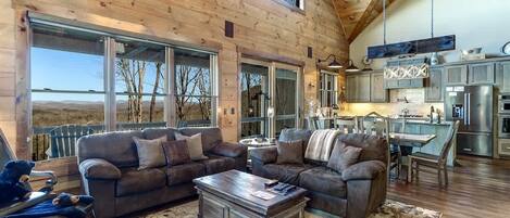 Smart-tv, eldstad, en stereo och kontor