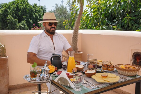 Free daily continental breakfast - Riad Villa Saphir (Marrakech)