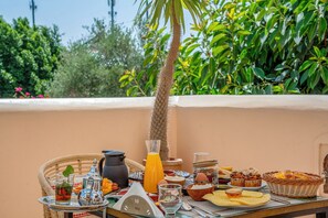 Free daily continental breakfast - Riad Villa Saphir (Marrakech)