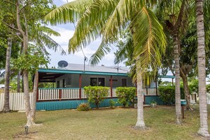 Exterior - Ludbrookes, 7 Nerita Crescent-BOM (Nelly Bay)