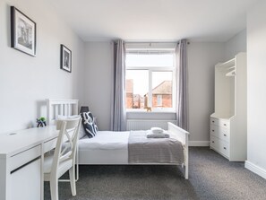 2 habitaciones, cuna de viaje, wifi y ropa de cama 