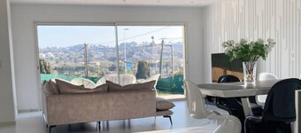 New villa with pool and view St Paul de Vence