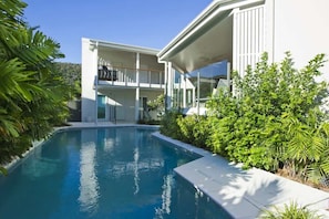 Pool - The Boathouse, 19 The Cove-BOM (Nelly Bay)