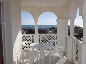 Outdoor dining - Al Andalus Residencial Casa Azahar (Alcala de Xivert)
