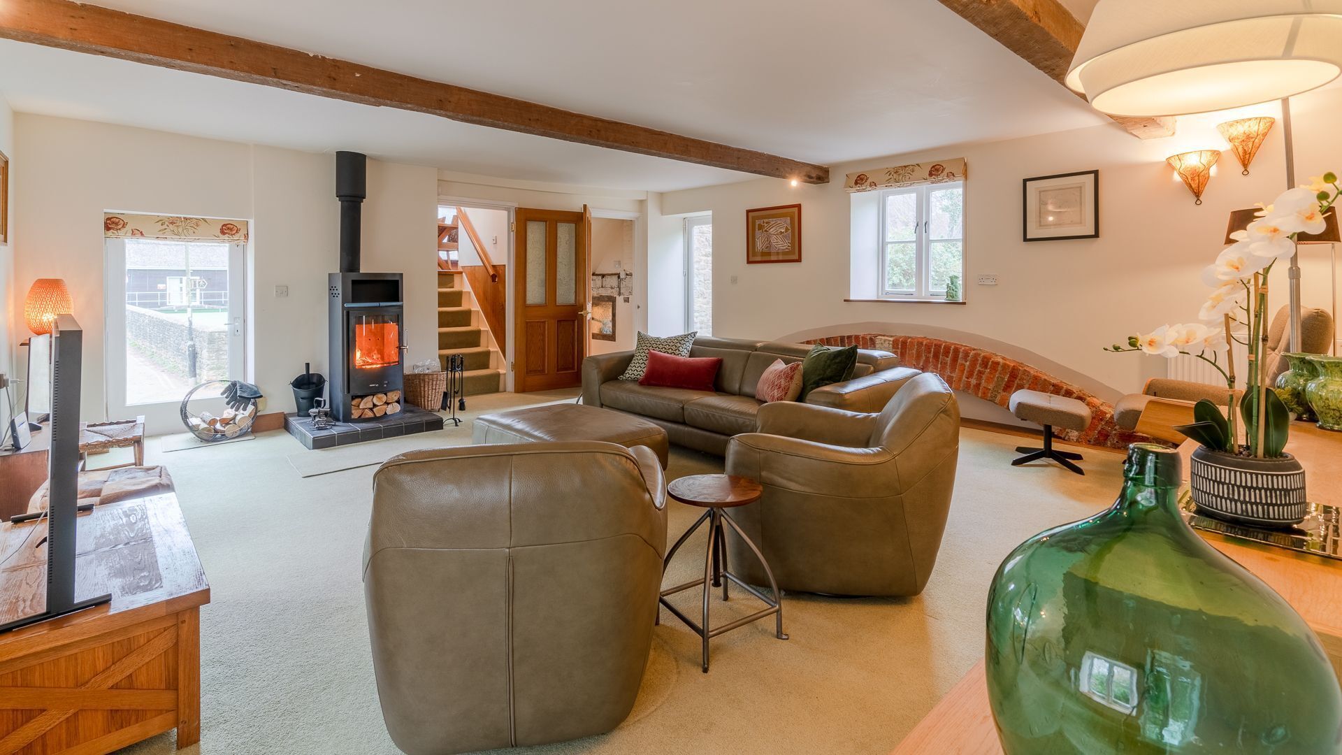 TV, fireplace, DVD player, offices