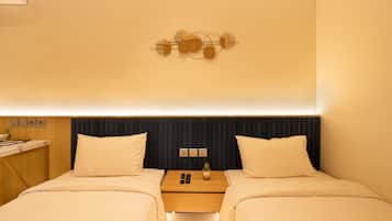 Superior Twin Room | Desk, laptop workspace, free WiFi, bed sheets
