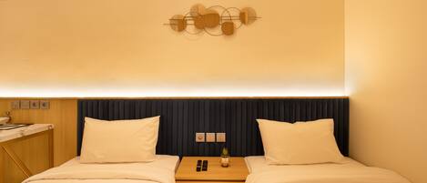 Superior Twin Room | Desk, laptop workspace, free WiFi, bed sheets